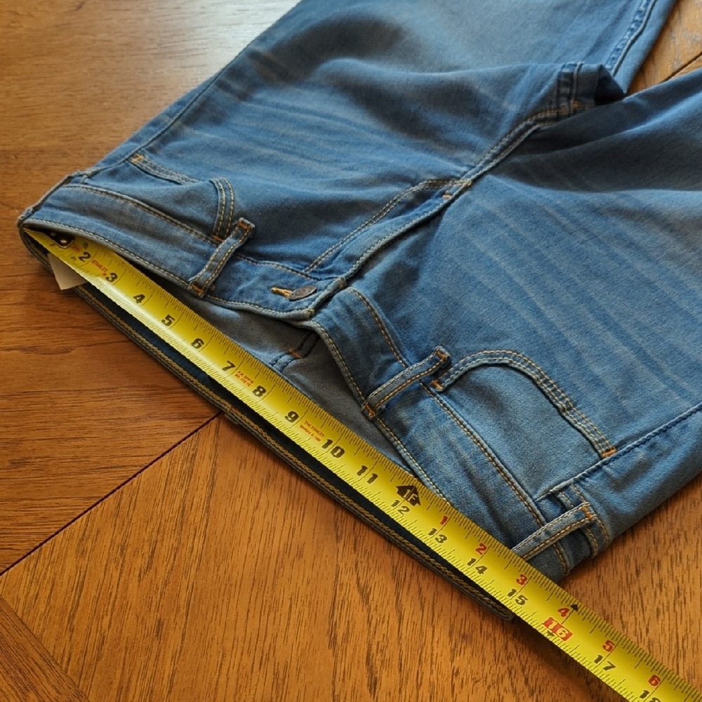 Hollister Women's Light Denim Skinny Jeans - Picture 7 of 10